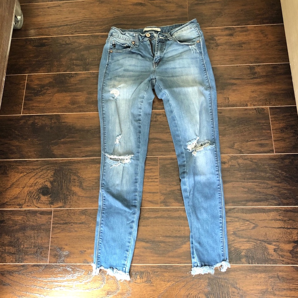 light colored skinny jeans